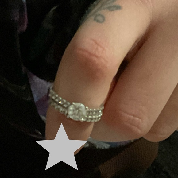 Elegant Silver Ring with Clear Stone